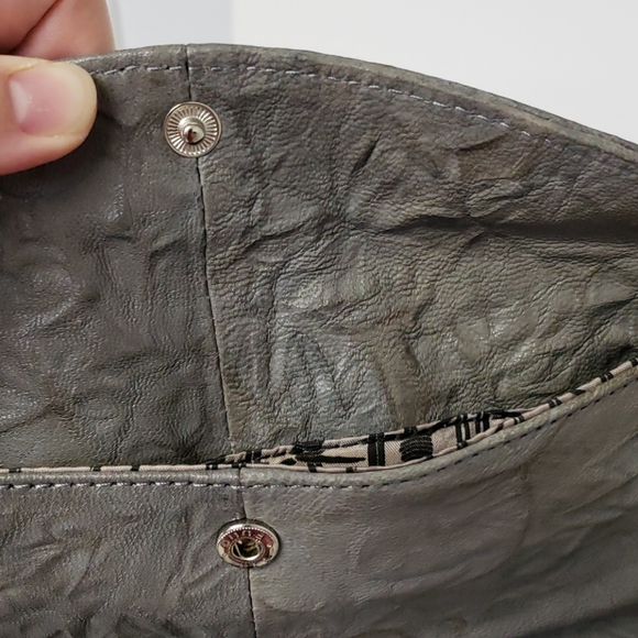 Multi-compartment grey leather clutch - Picture 3 of 3